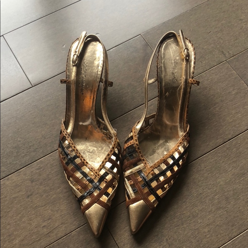 ⭐️⭐️⭐️HOT HOT DOLCE&GABBANA GOLD SNAKESKIN HEELS!!